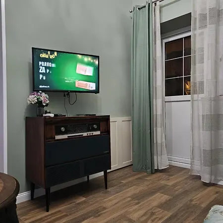 Studio Suzi Apartment